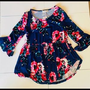 NWT floral blouse with ruffled sleeves
